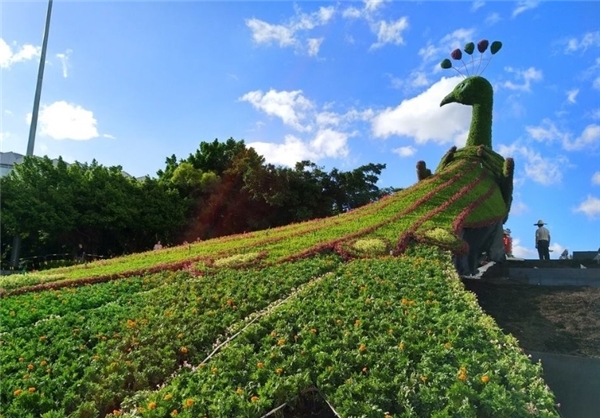 چین با طراحی مجسمه گیاهی توریست جذب می‌کند